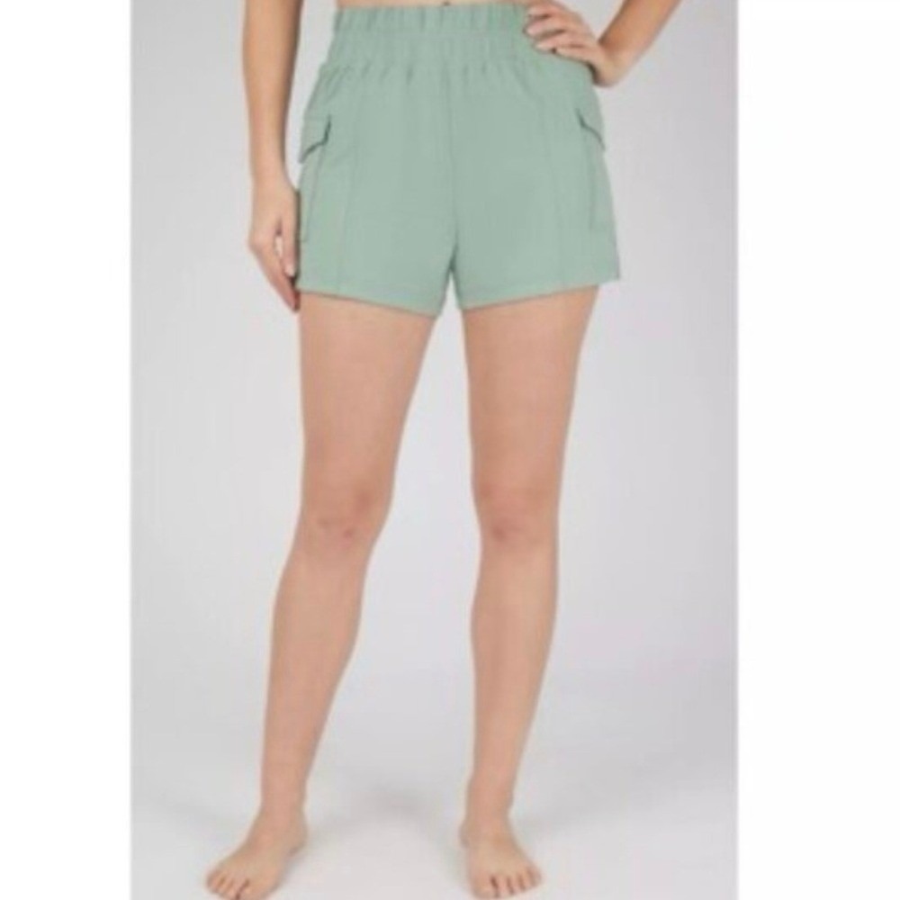 Yogalicious Trail Path Commuter Outdoor Shorts Sage Green Cargo Hiking Womens L